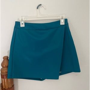 NWT Sincerely Jules Slit Skort teal